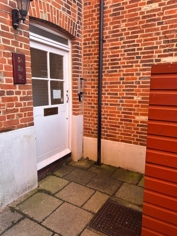 The Farthings, Appartement *
